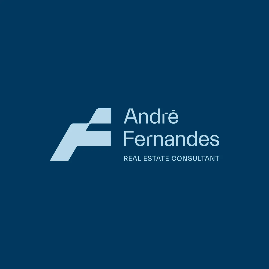 Projeto André Fernandes da Nhdesign: Logo André Fernandes em azul escuro, com tipografia clean e design moderno