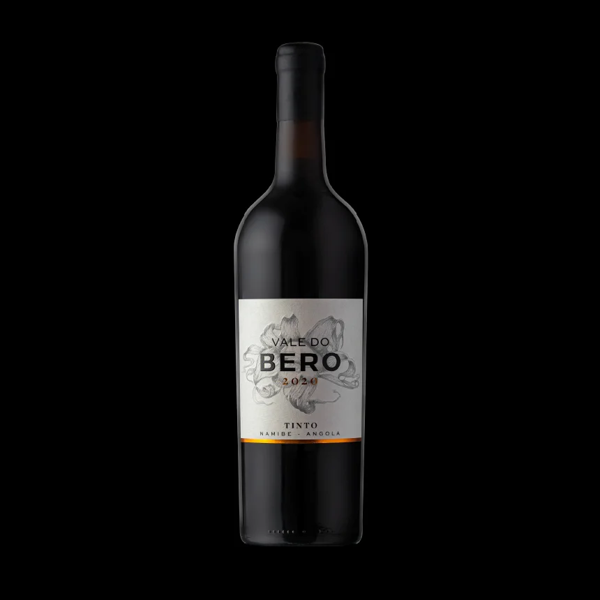 Projeto Vale do Bero da Nhdesign: Fotografia da garrafa do vinho Vale do Bero
