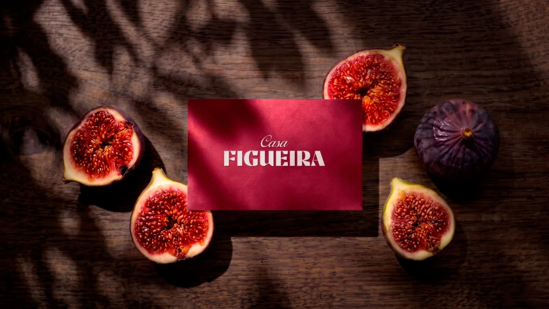 Último projeto de Branding da Nhdesign, Casa Figueira, Tudo o que merece ser partilhado leva tempo a amadurecer.