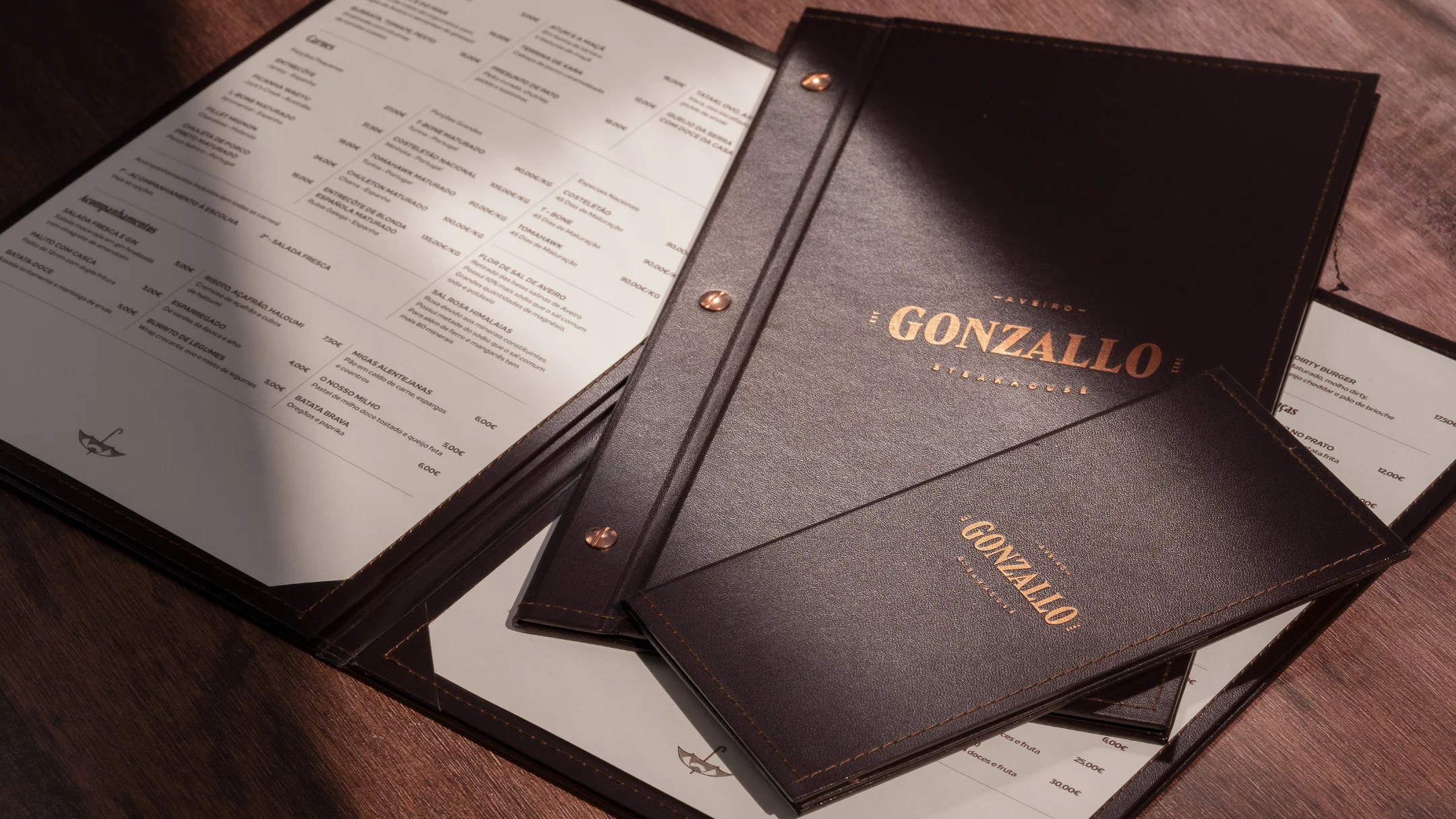 Nhdesign project Gonzallo Steakhouse: Menus and printed materials with refined finishes and premium materials