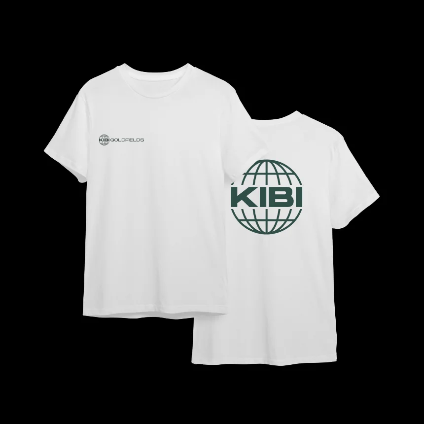 Projeto Kibi Goldfields da Nhdesign: Frente e verso da t-shirt da Kibi Golfields, branca com logos a verde.