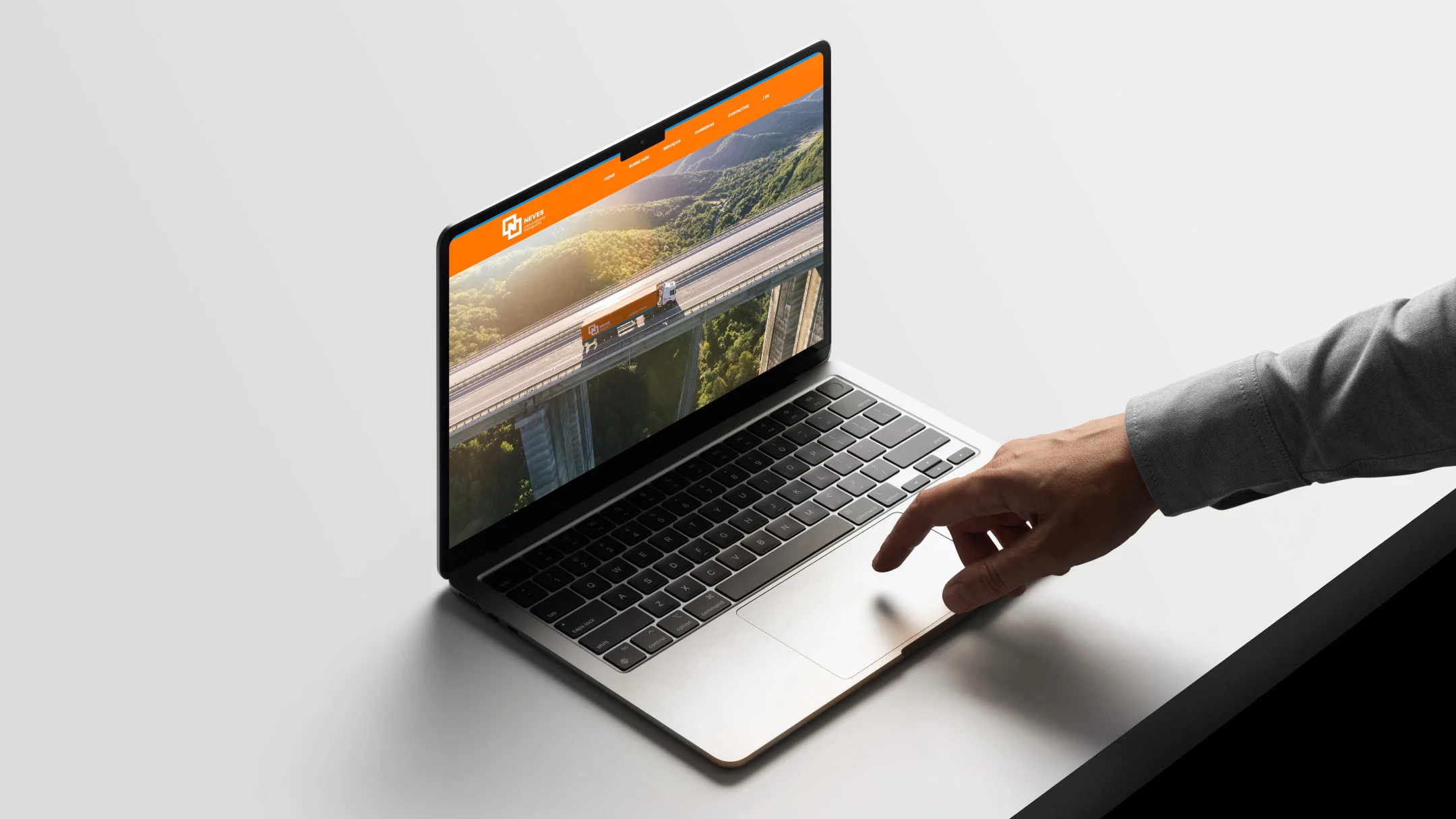 Projeto Neves International Transports da Nhdesign: Site da Neves
