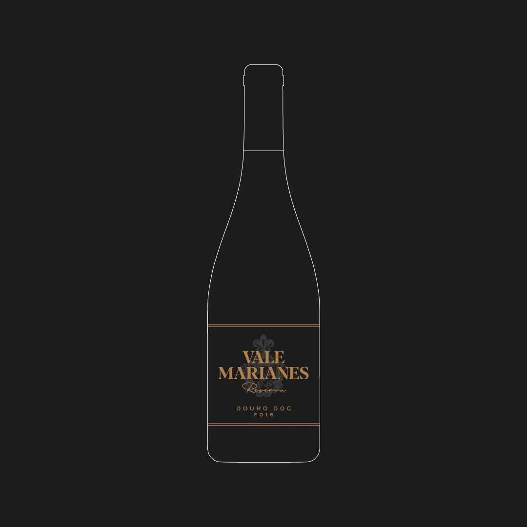Projeto Vale Marianes da Nhdesign: Ilustração estilizada da garrafa de vinho Vale Marianas Reserva sobre fundo preto.