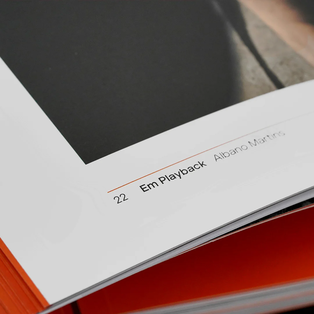 Projeto Em Playback da Nhdesign: Detalhe do miolo do catálogo de Albano Martins, Em Playback